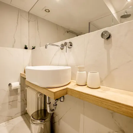 The Artistic One-bedroom In Plaka *